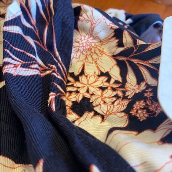 Isabel Maternity Navy Floral Dress NWT - Picture 3 of 3